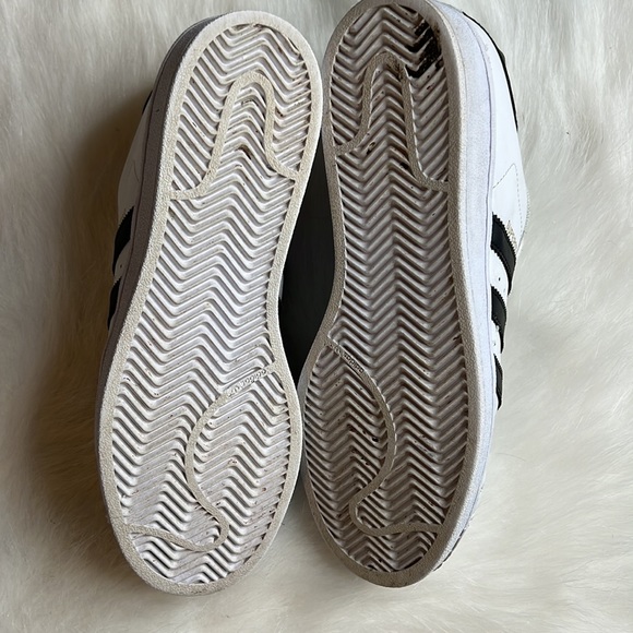 Adidas superstars shell tops size 9 - Picture 3 of 5